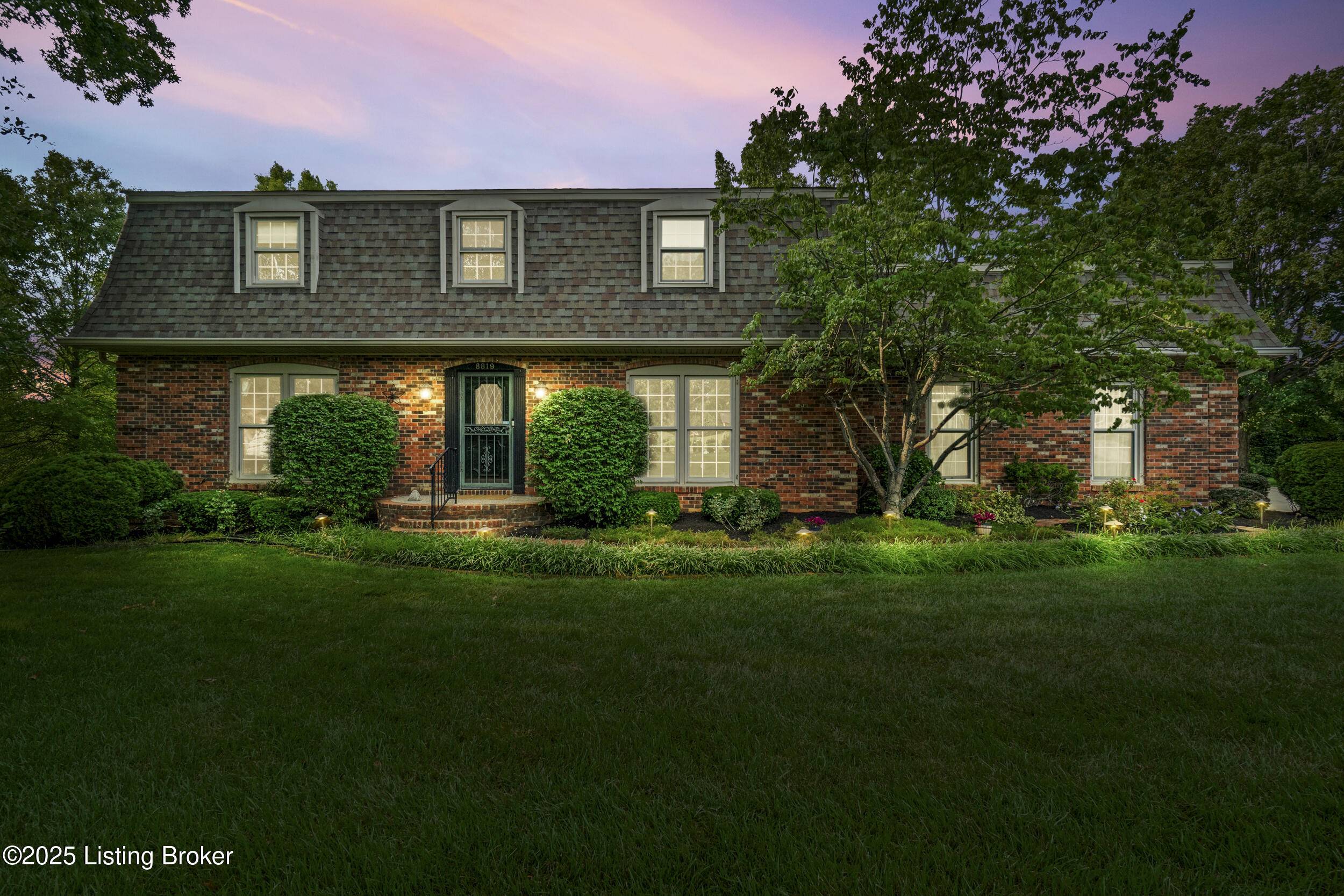 Louisville, KY 40299,8819 Tranquil Valley Ln