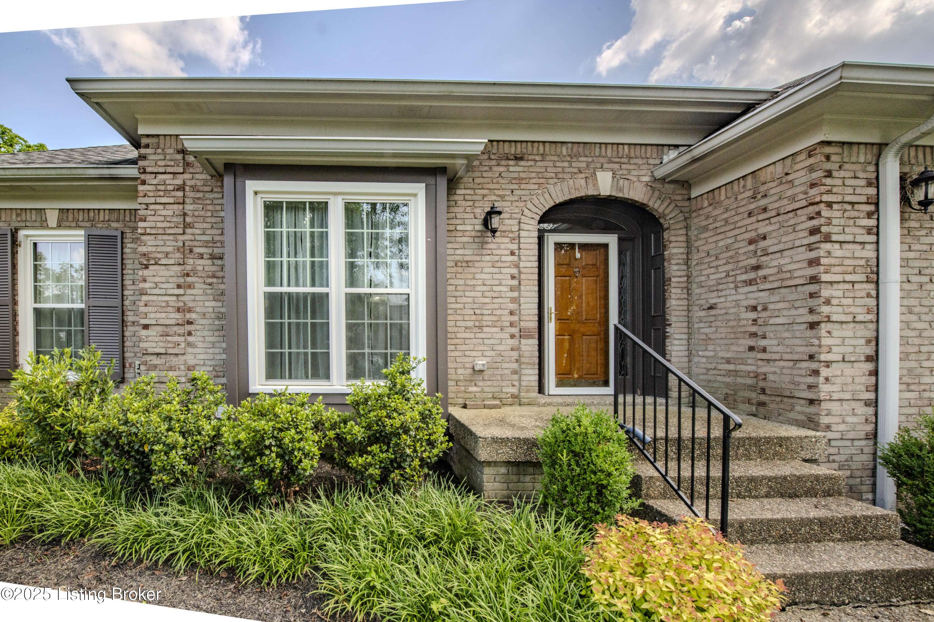 Louisville, KY 40299,12608 Blackthorn TRCE