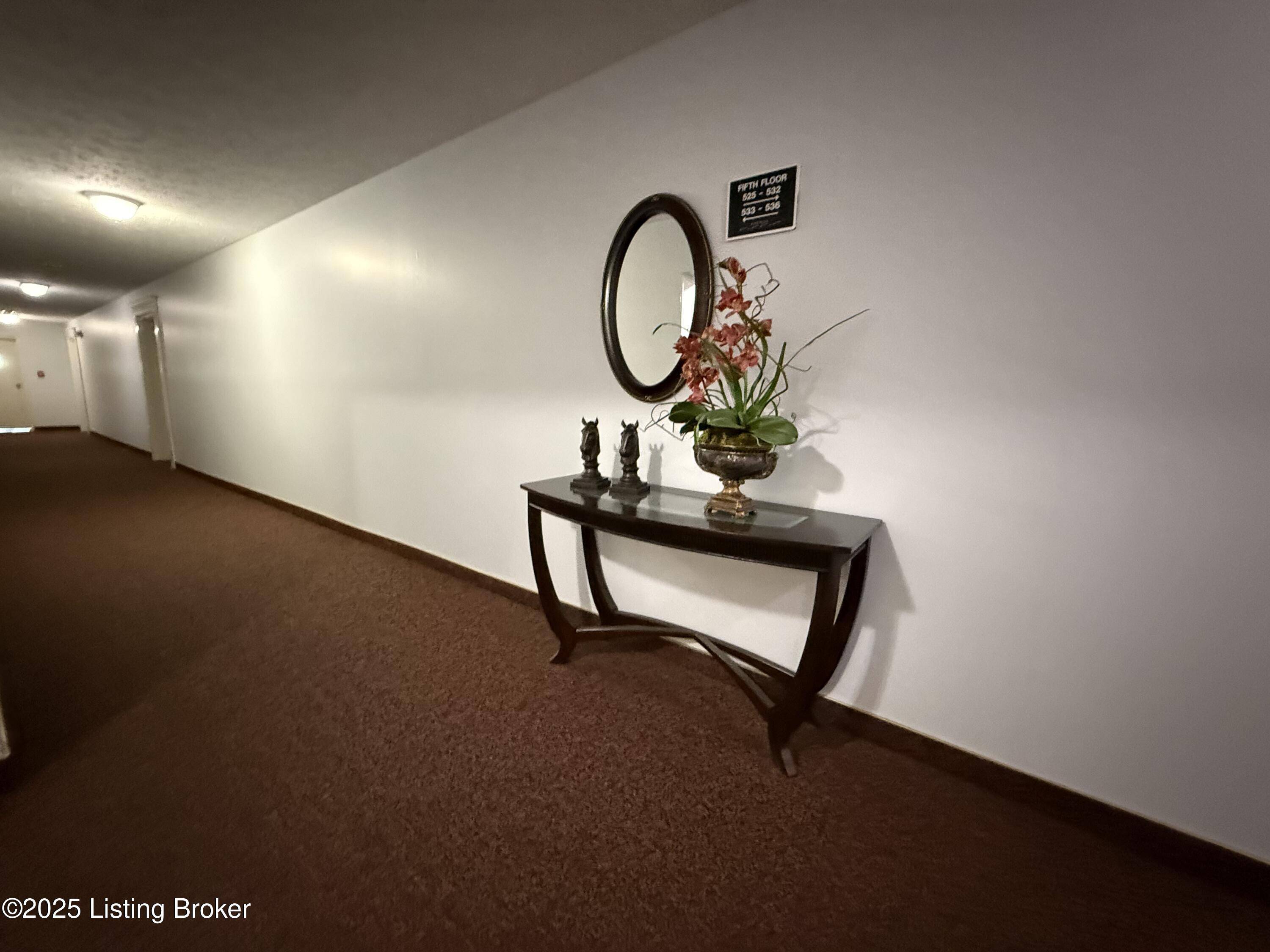 Louisville, KY 40220,3030 Breckenridge Ln #536
