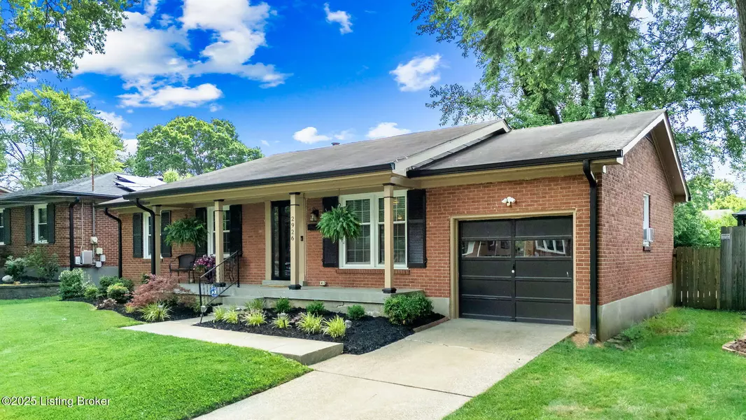 2926 White Plains Rd, Louisville, KY 40218