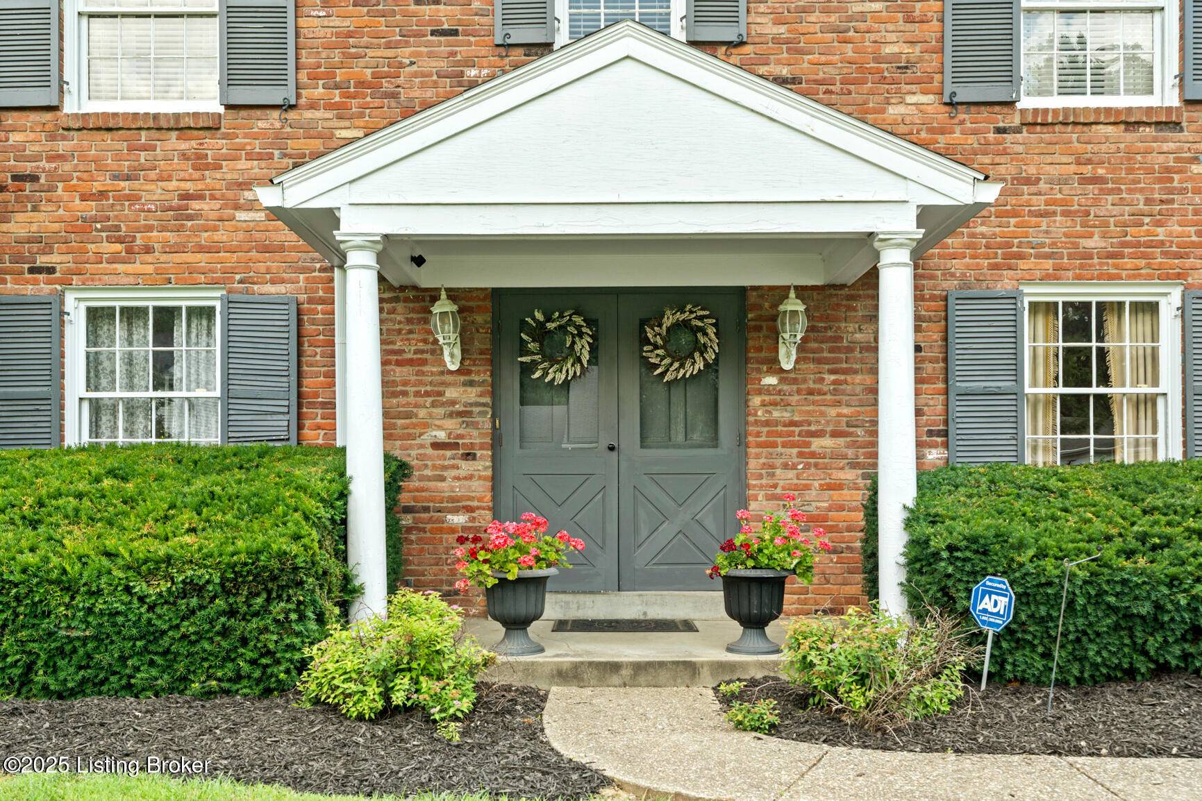 Louisville, KY 40222,1906 Warrington WAY