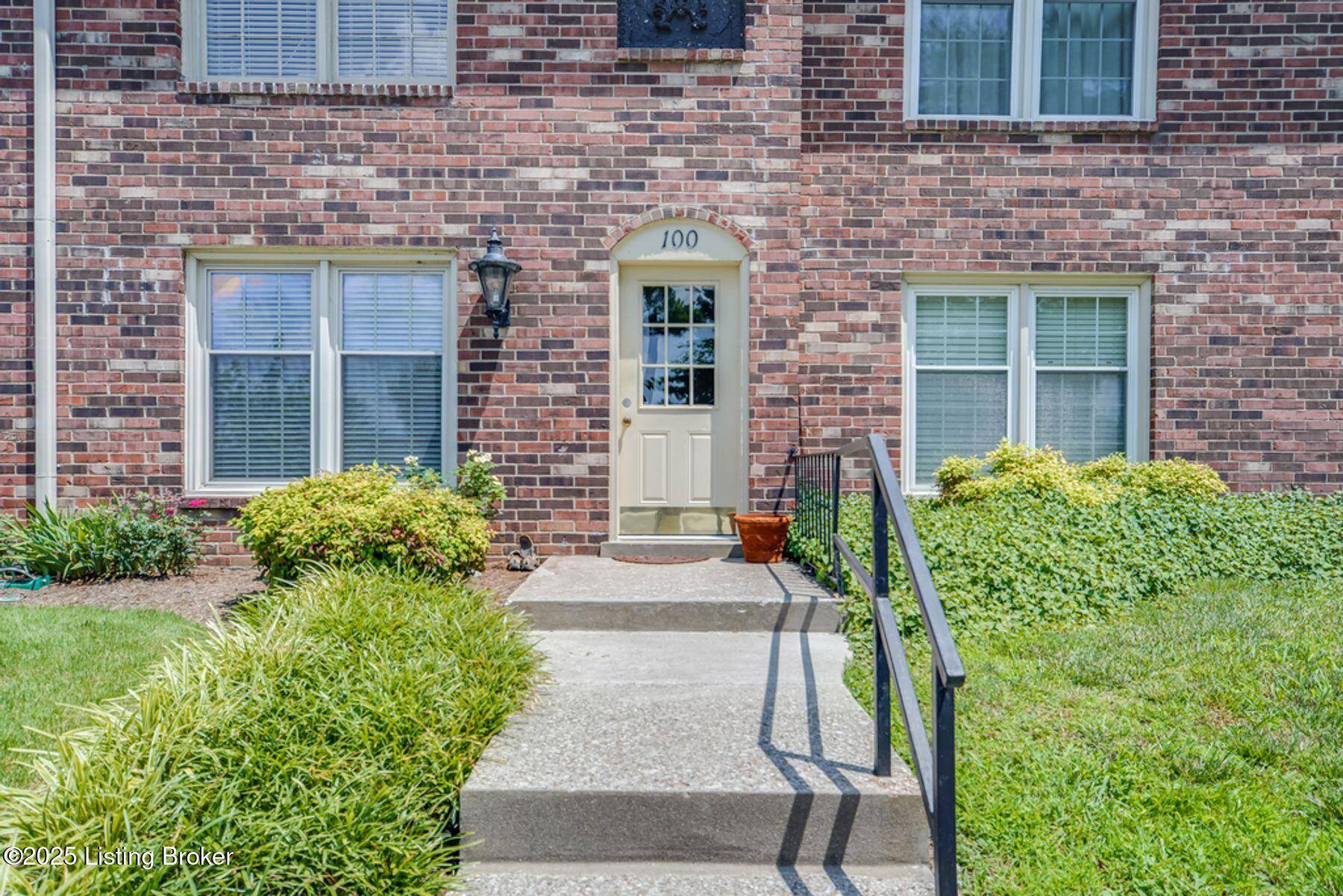 Louisville, KY 40207,100 Stonehenge Dr ## 101
