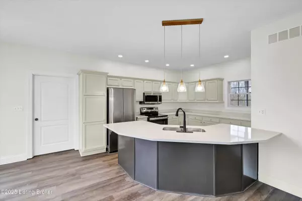 Crestwood, KY 40014,3107 Salt Lick Rd