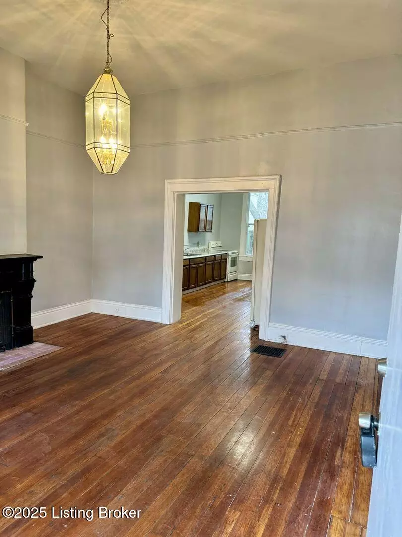 Louisville, KY 40203,1236 S Floyd St #1