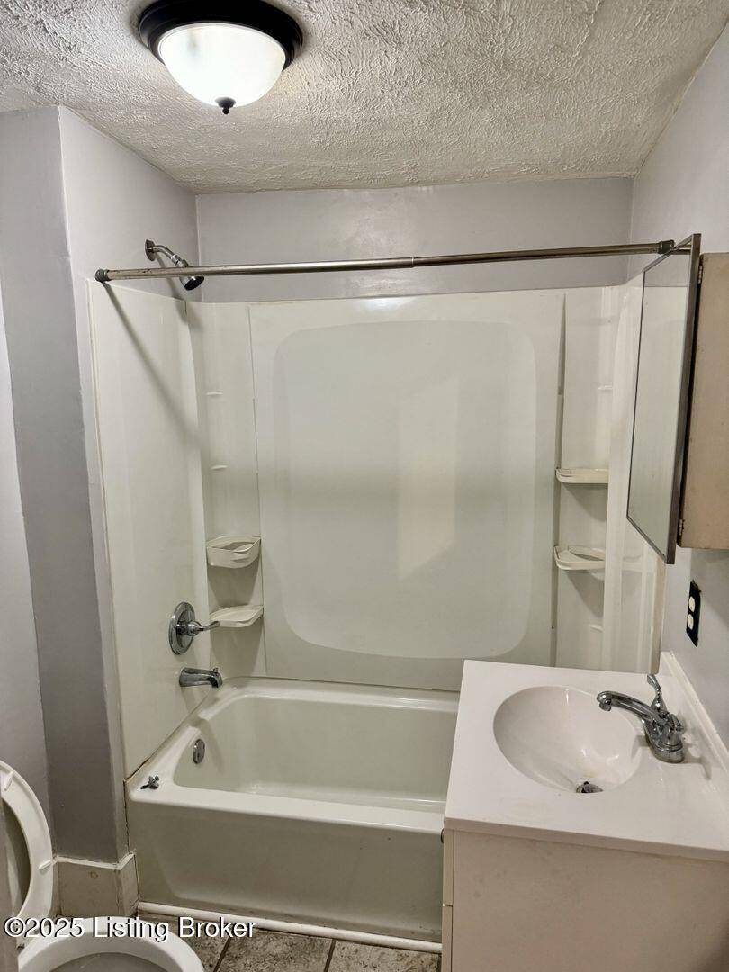 Louisville, KY 40203,1236 S Floyd St #1