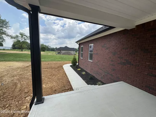 Shepherdsville, KY 40165,361 Robin WAY