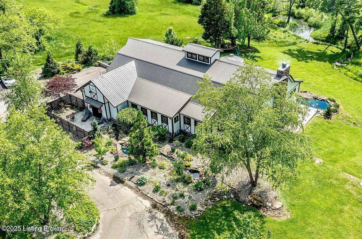 Madison, IN 47250,302 S Zoar Church Rd