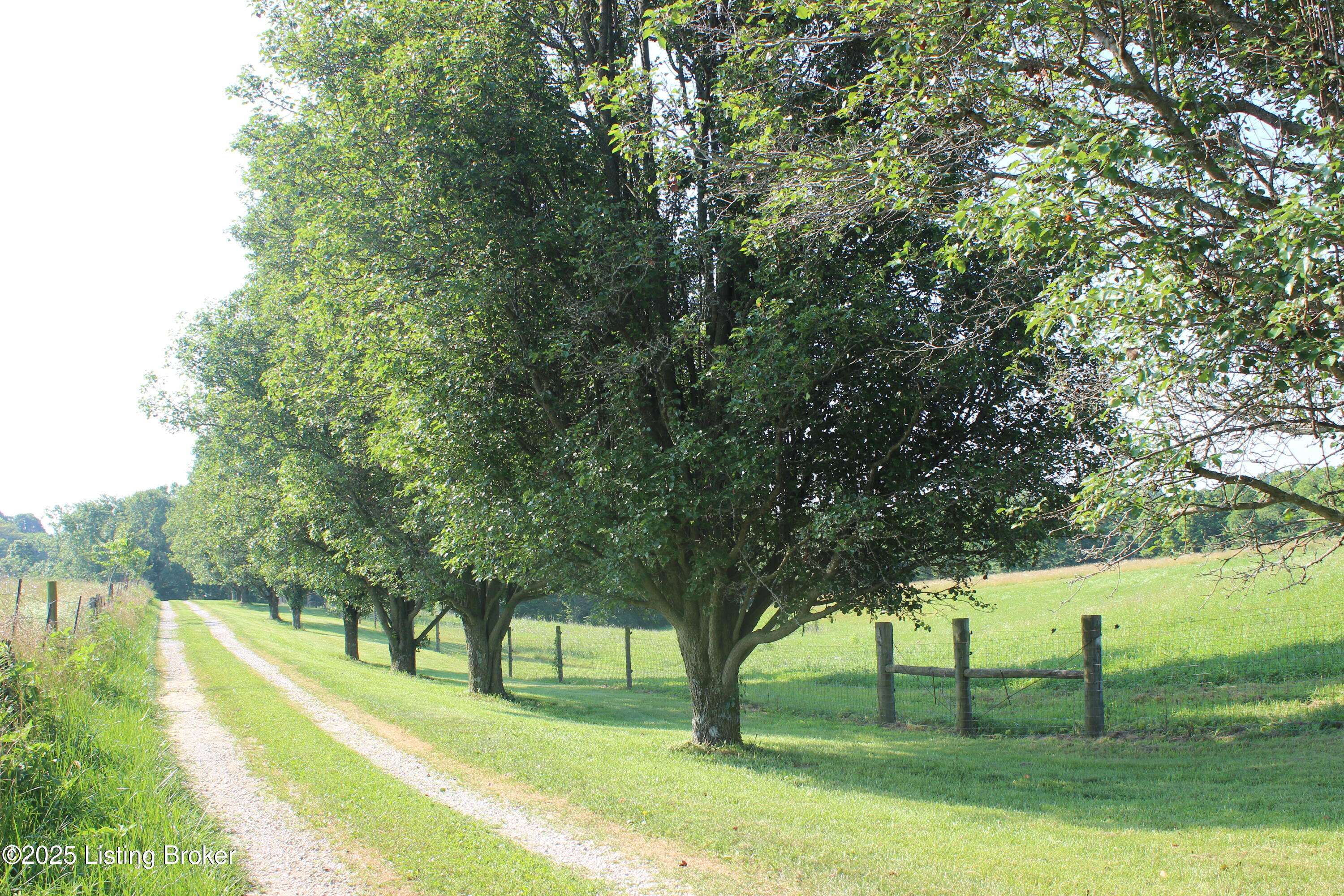Pleasureville, KY 40057,2883 Sweeney Ln