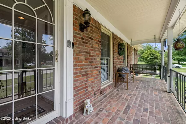 Jeffersontown, KY 40299,3008 Gleeson Ln