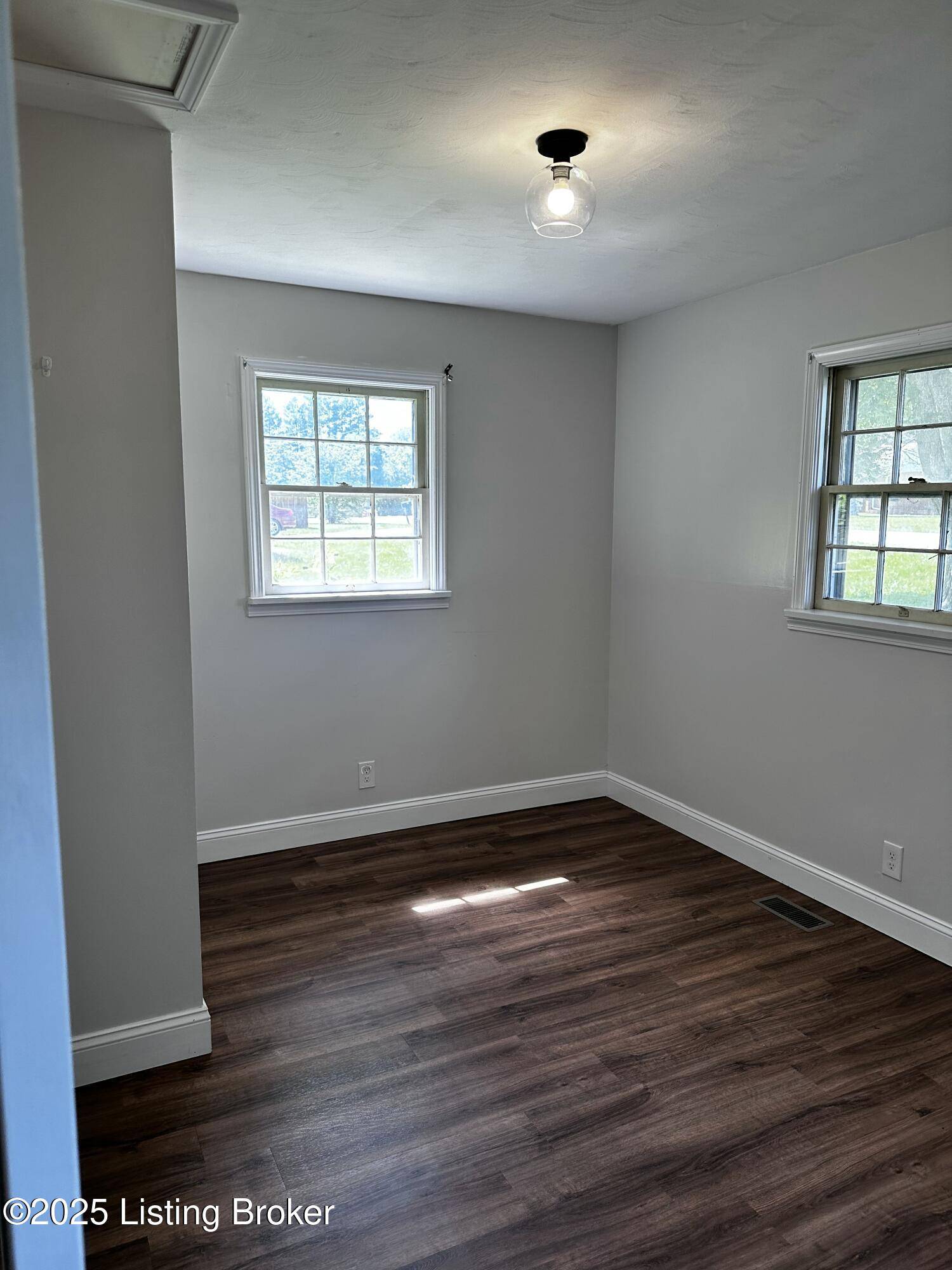 Leitchfield, KY 42754,504 W chestnut St