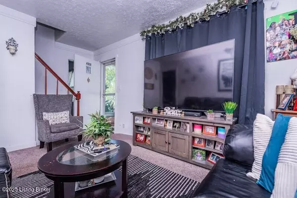 Louisville, KY 40219,4909 Lagoona Dr