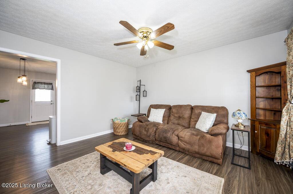 Louisville, KY 40229,8705 Wisdom Ln
