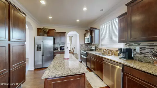 Louisville, KY 40245,17038 Green Crest Ln