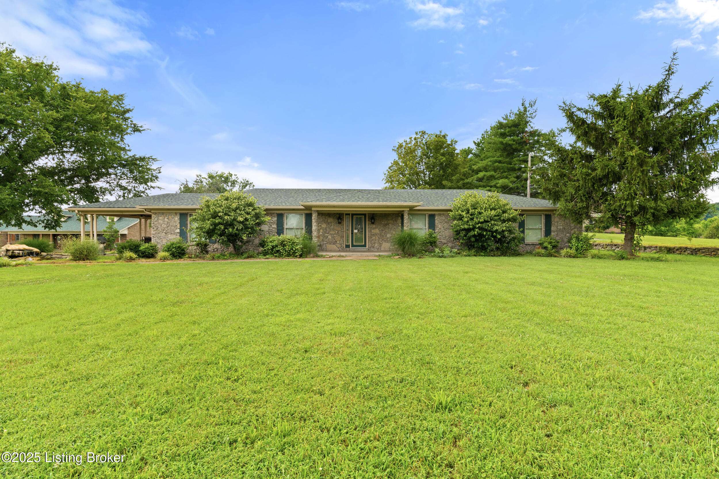 364 Fairview Ln, Shepherdsville, KY 40165