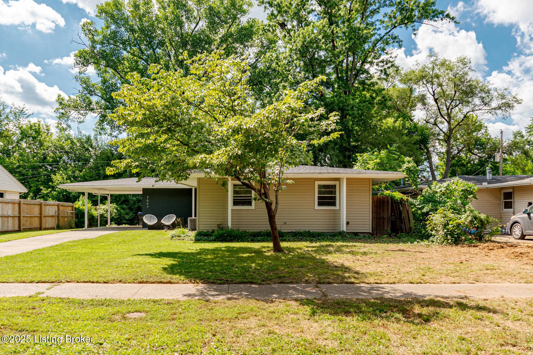 Louisville, KY 40220,3647 Kelly WAY
