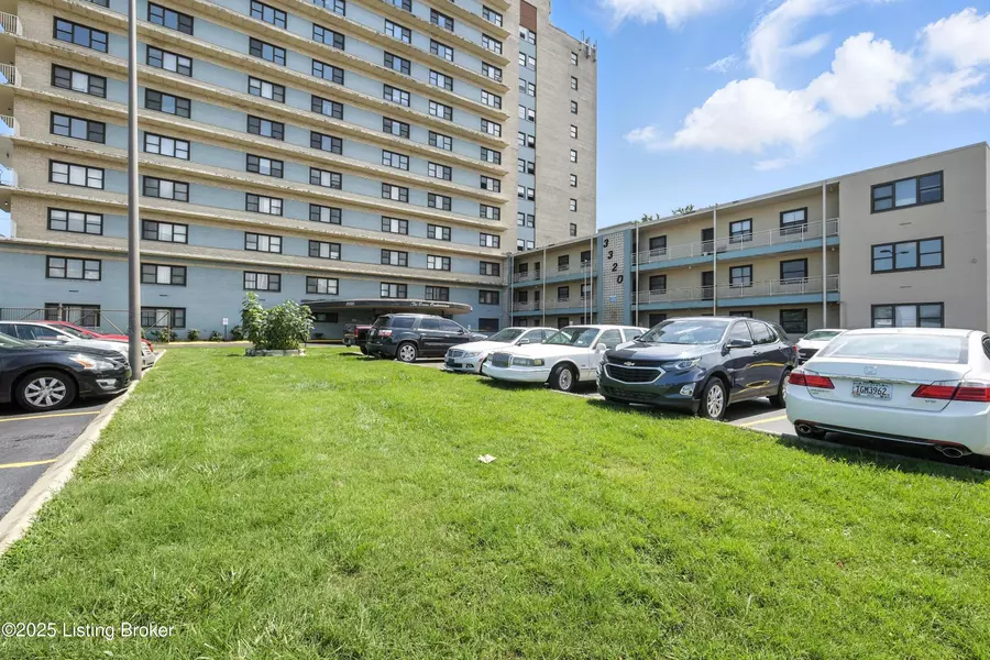 3320 Bardstown Rd #24, Louisville, KY 40218