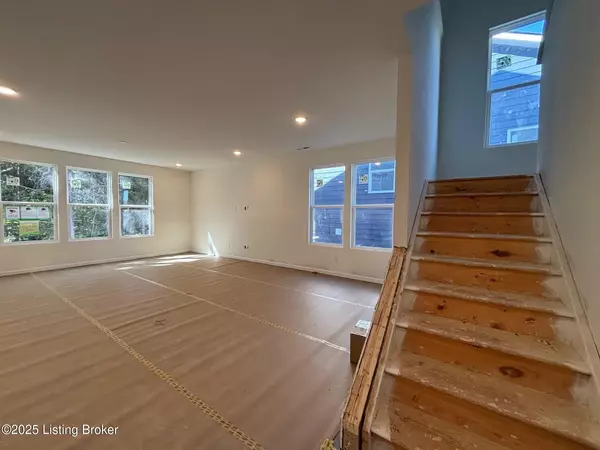Louisville, KY 40245,16810 Aiken Ridge Cir