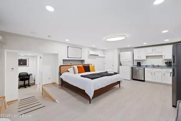 Louisville, KY 40203,414 E Oak St