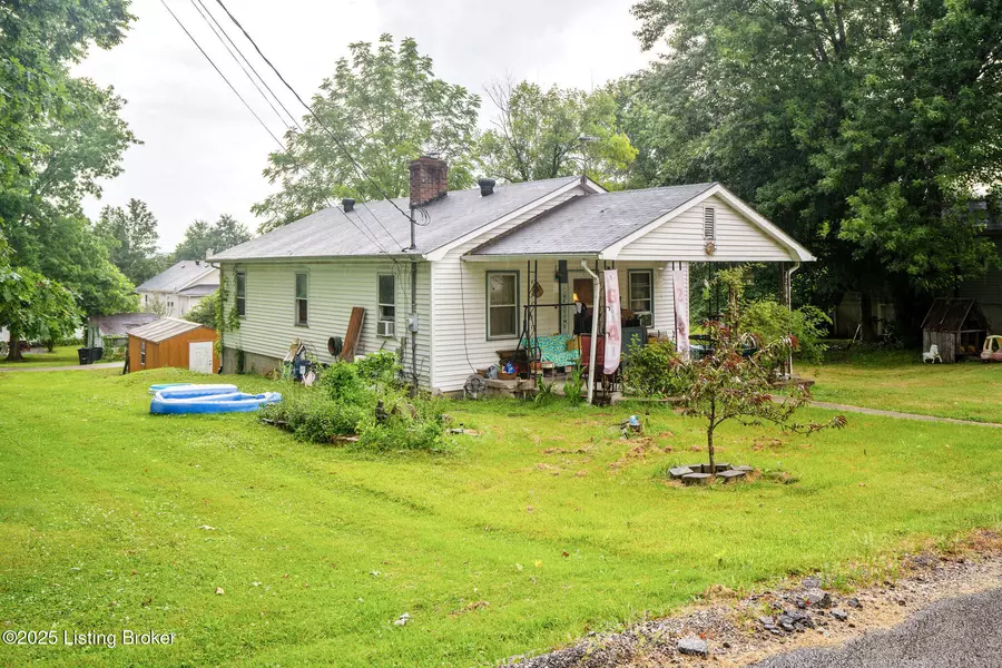 520 Cantrill St, Irvine, KY 40336