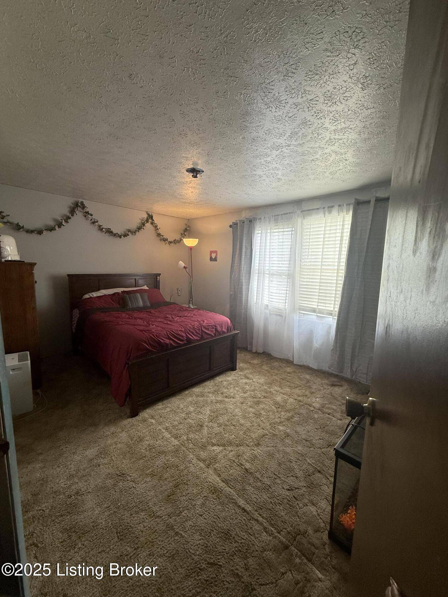 Louisville, KY 40291,5204 Michael Edward Ct