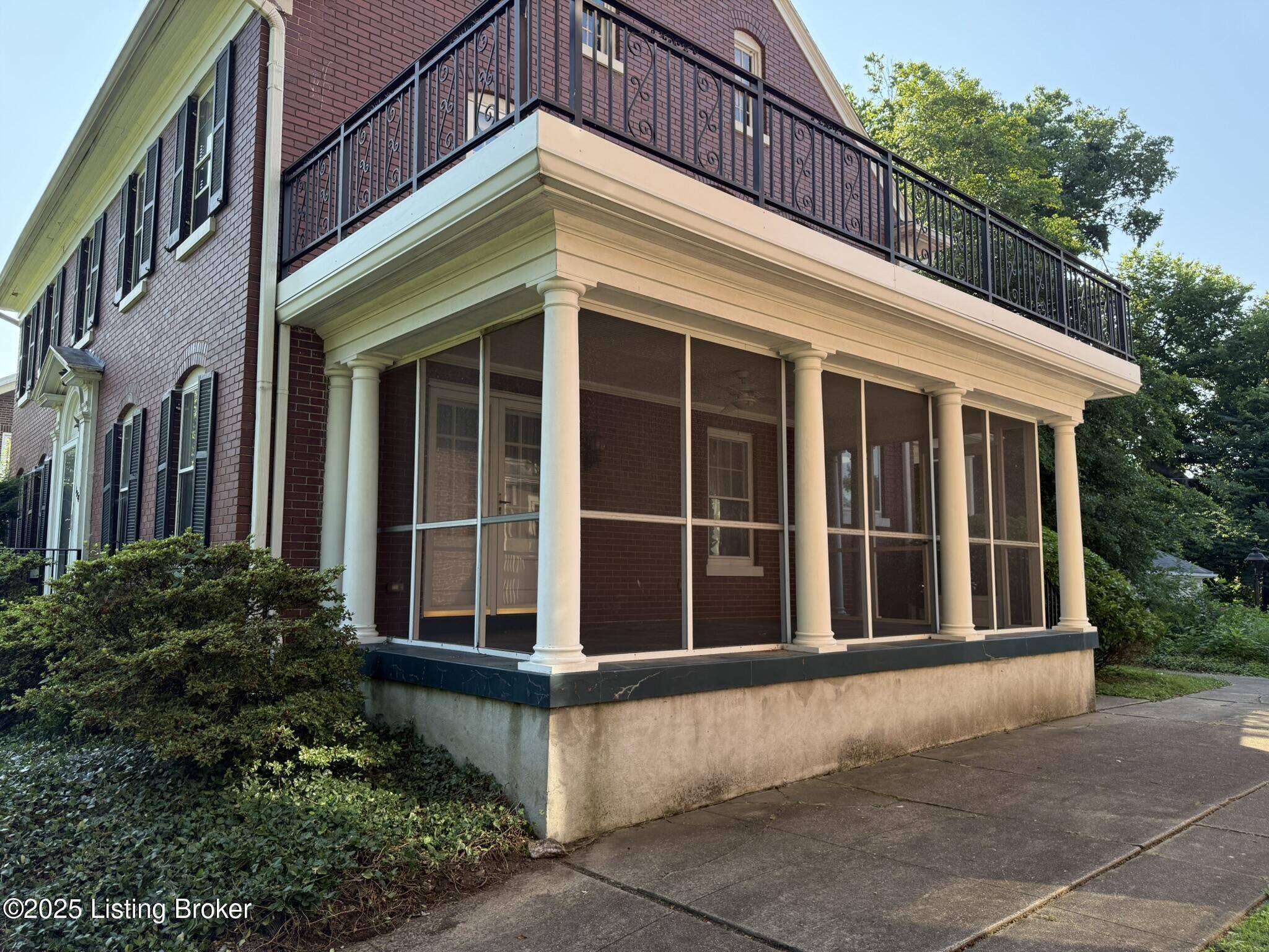 Louisville, KY 40204,1238 Eastern Pkwy