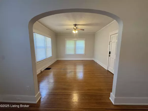 Louisville, KY 40217,844 Eastern Pkwy #1