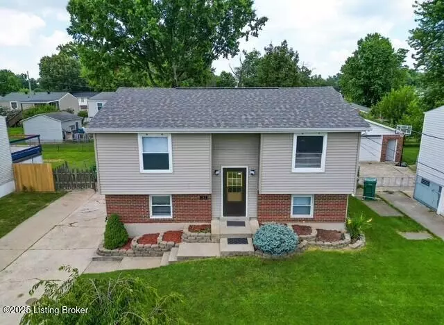 382 Saguaro Dr, Louisville, KY 40229