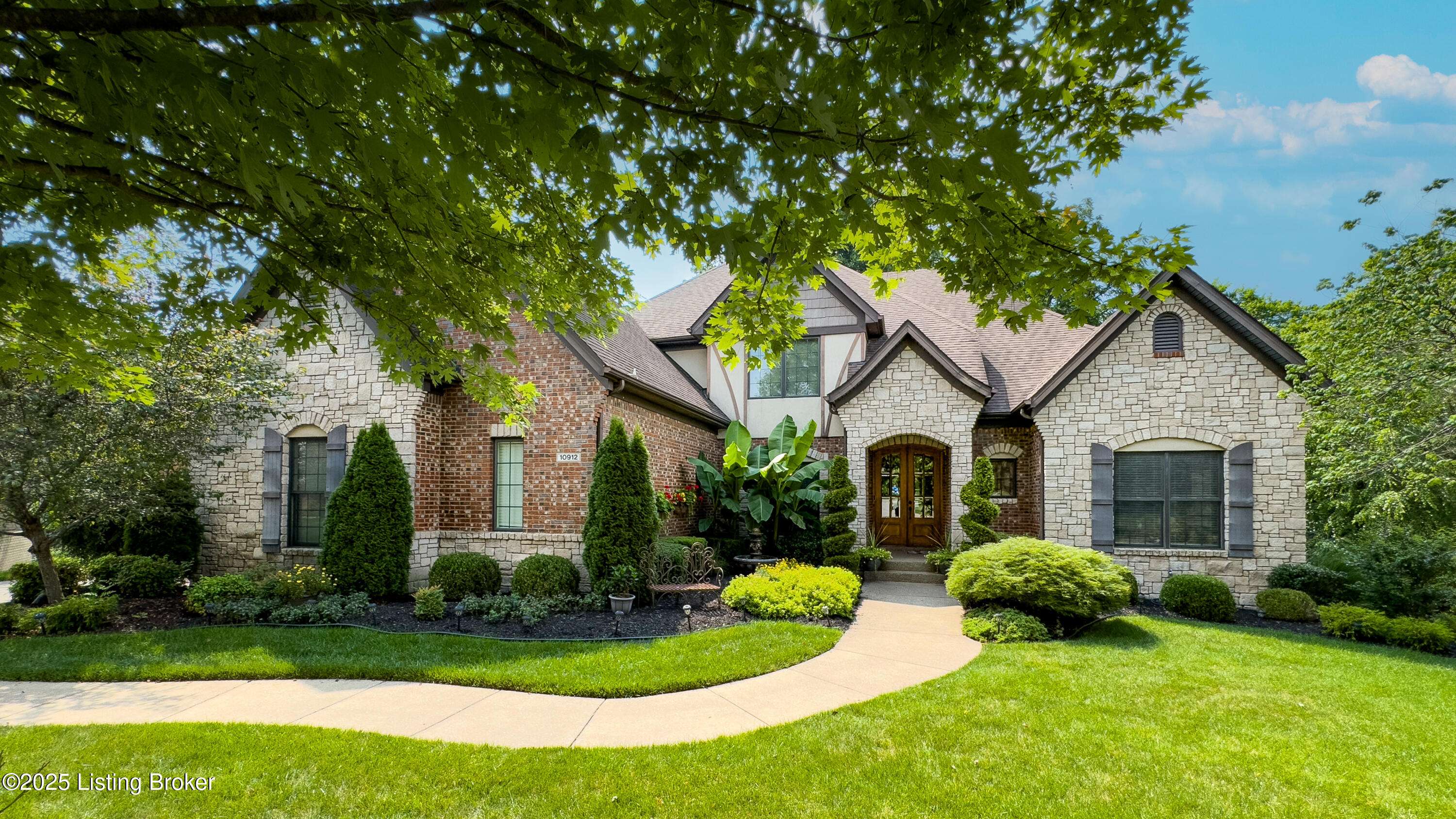 10912 Rock Valley Ct, Louisville, KY 40241