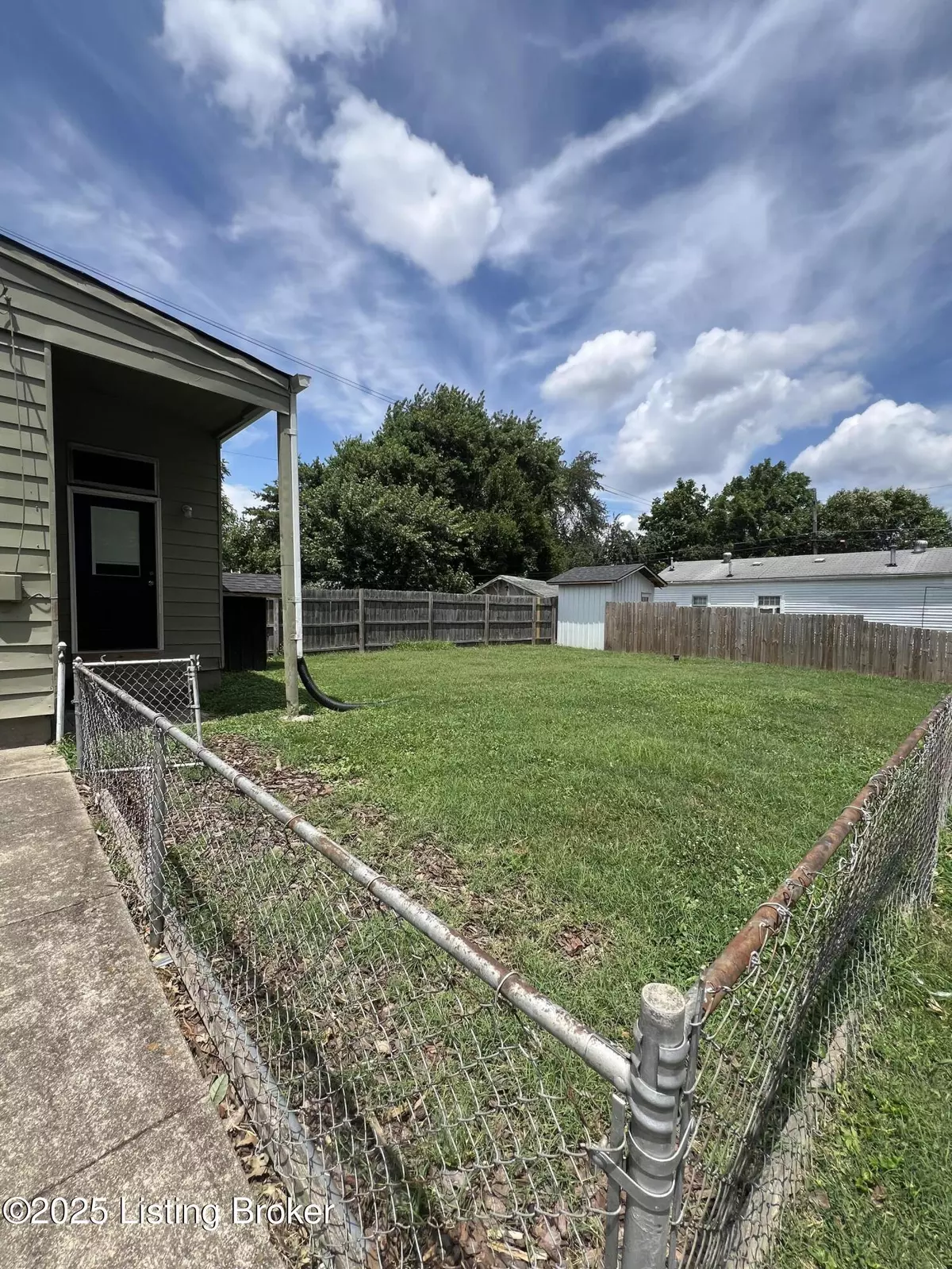 Louisville, KY 40217,1342 Hickory St
