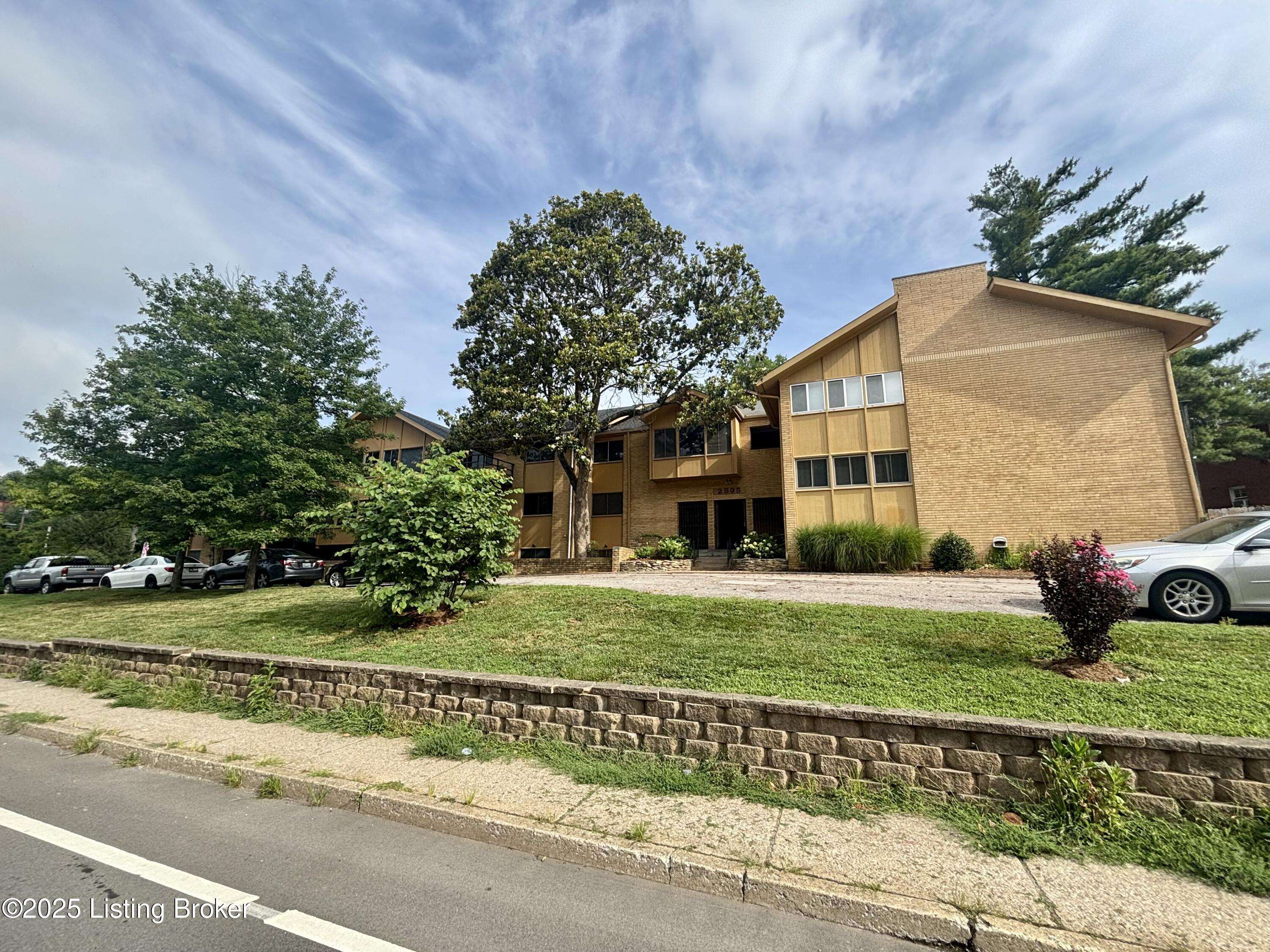 Louisville, KY 40206,2505 Brownsboro Rd #E3