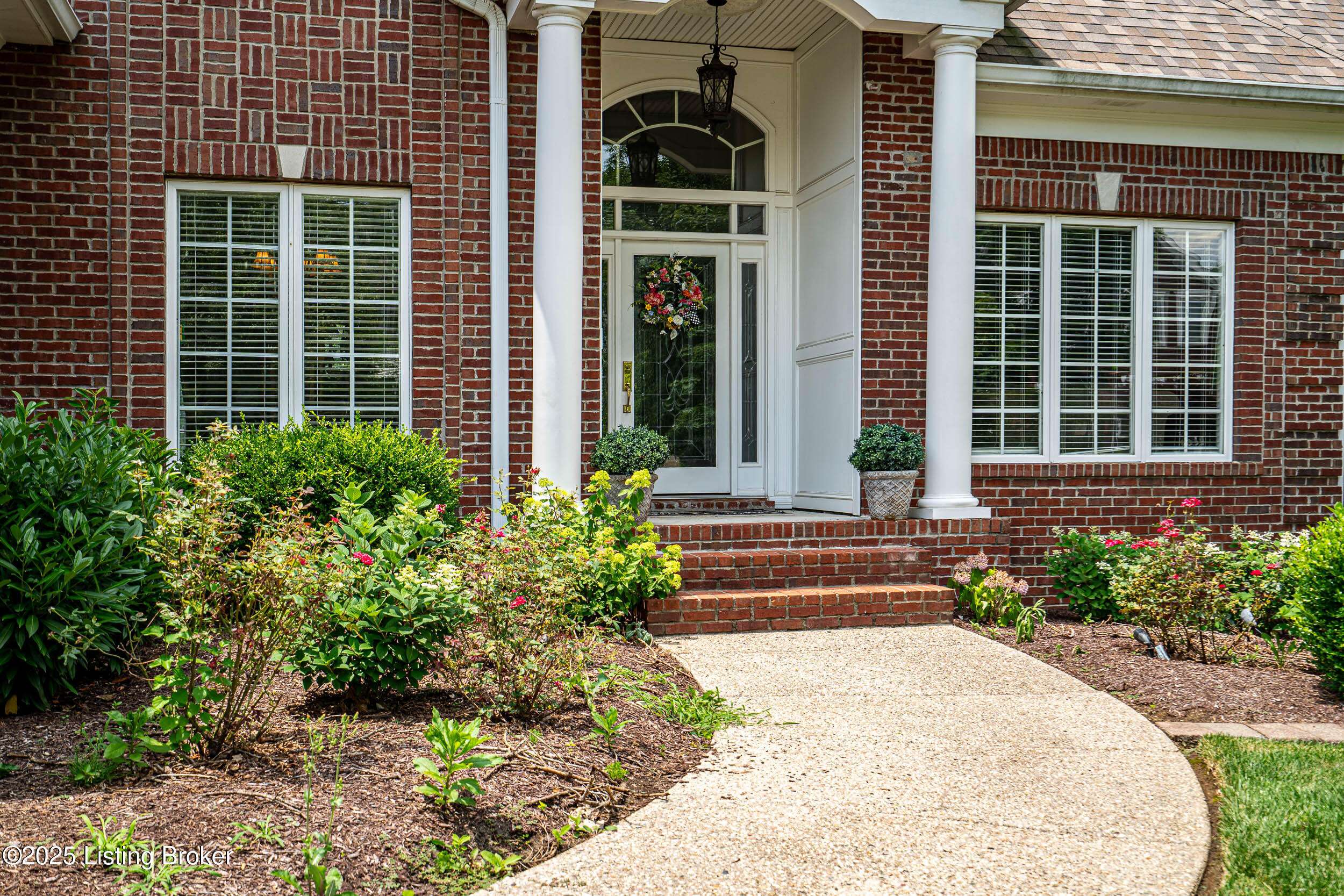 Louisville, KY 40245,15018 Forest Oaks Dr