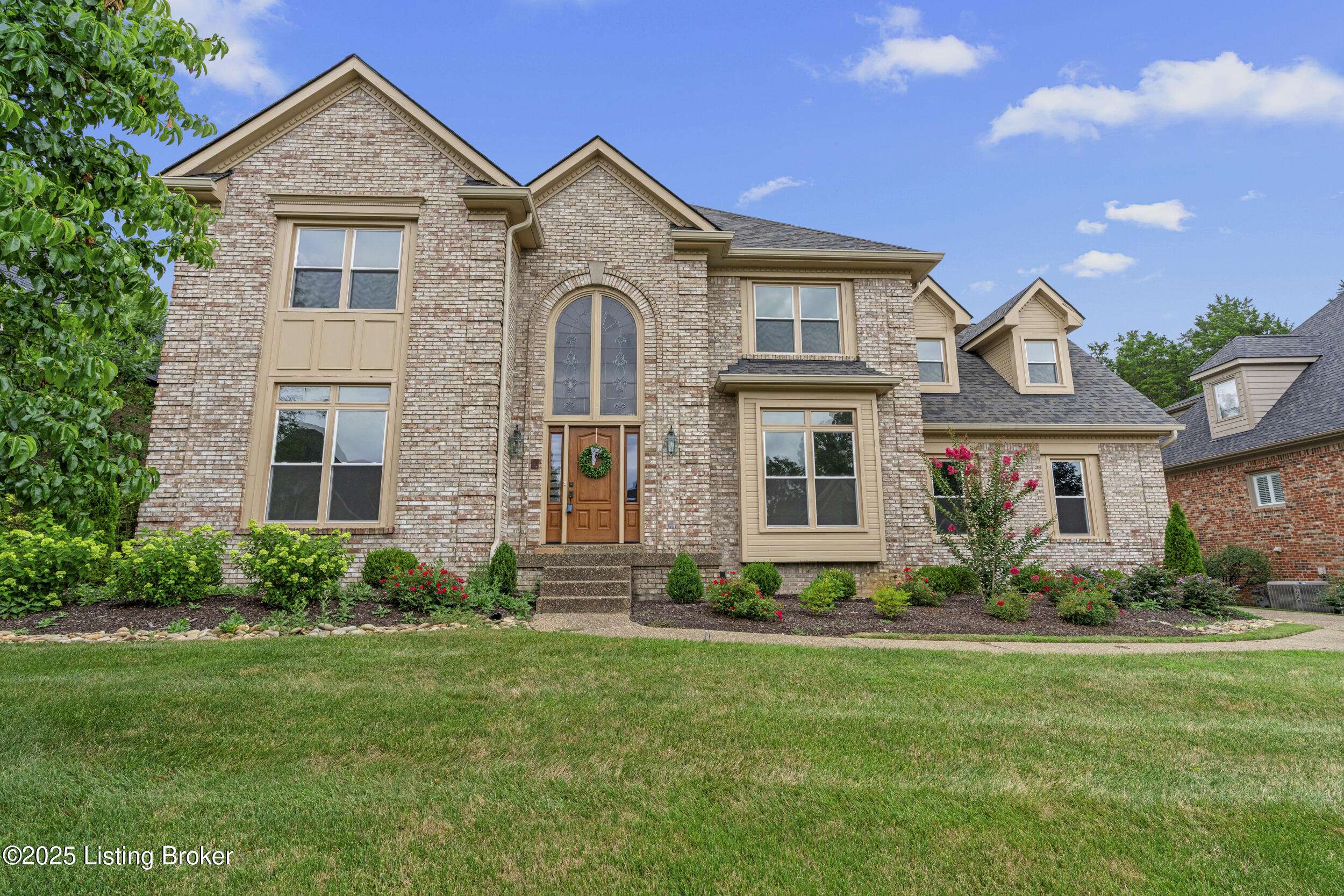 14801 Forest Oaks Dr, Louisville, KY 40245