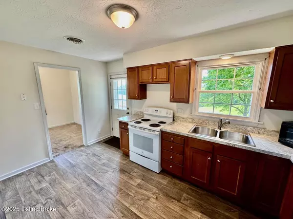 Mackville, KY 40040,4596 HWY 433