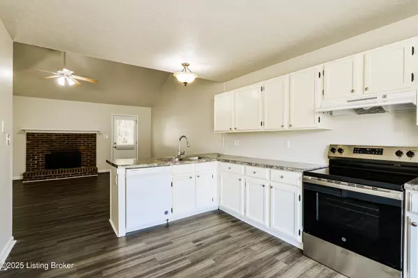 Louisville, KY 40228,6900 Applegate Ln