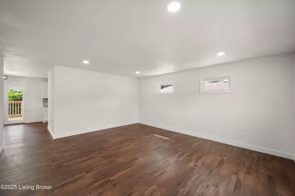 Louisville, KY 40272,10321 Moonlight WAY