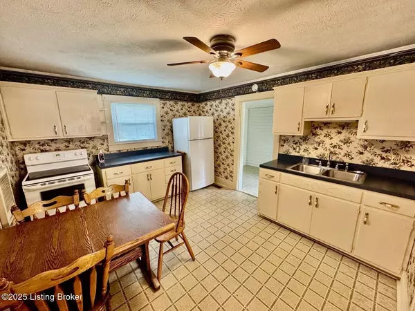 Mackville, KY 40040,10590 Main St