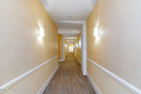 Louisville, KY 40202,324 E Main St #UNIT 206