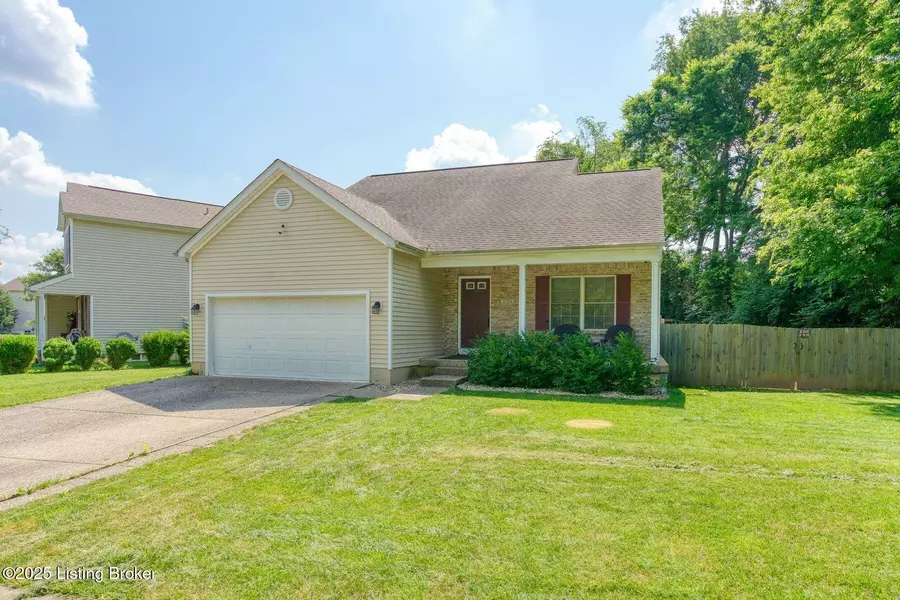 4704 Peach Meadow Dr, Louisville, KY 40218