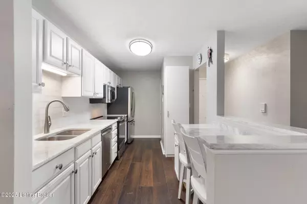 Louisville, KY 40243,1209 Taxus Top Ln #104