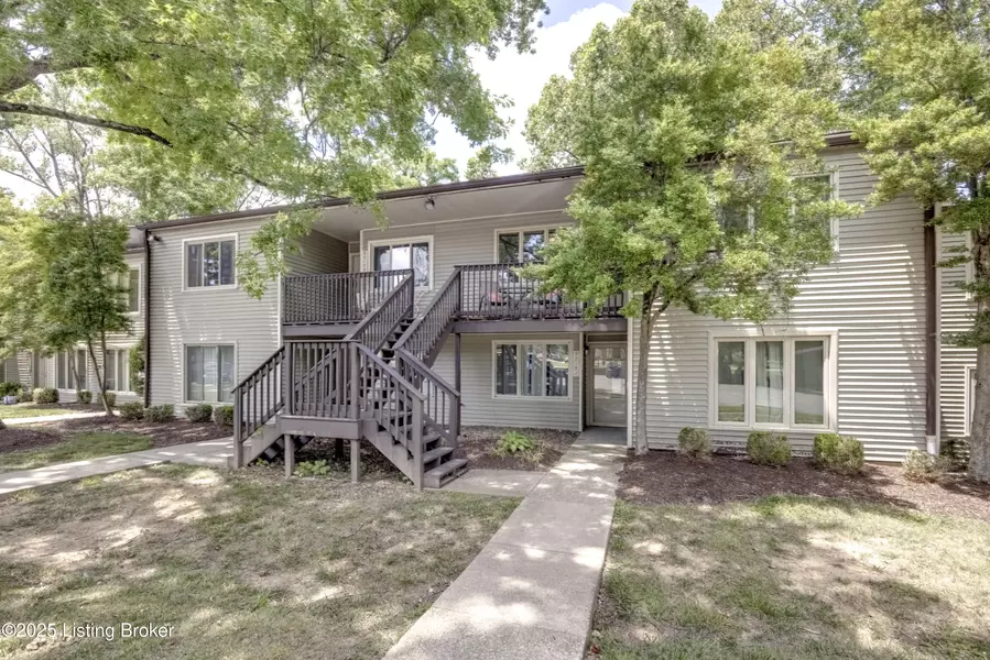 9315 Loch Lea Ln #B, Louisville, KY 40291