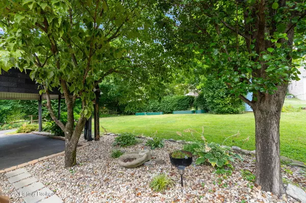 Louisville, KY 40299,3420 Gonewind Dr