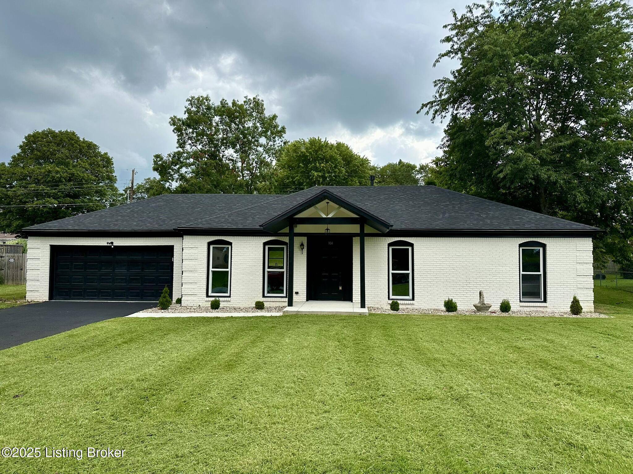104 Gloria Dr, Shelbyville, KY 40065