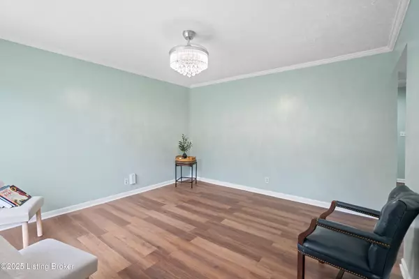 Louisville, KY 40213,5006 Yew Ln