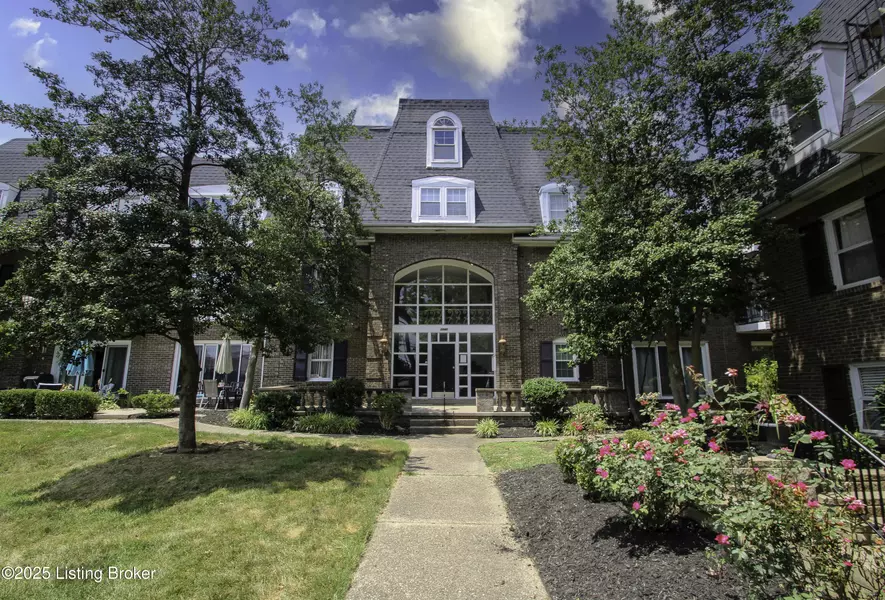 2845 Hikes Ln #302, Louisville, KY 40218