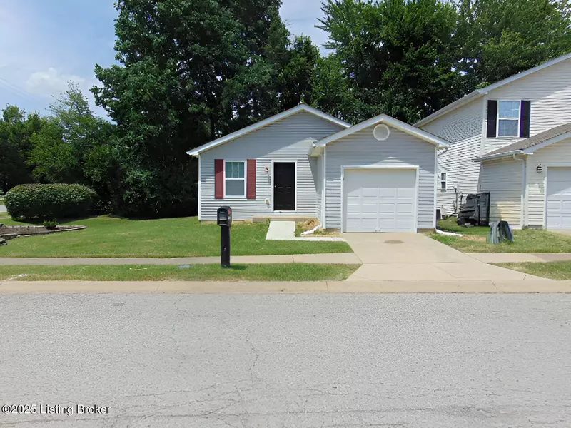 6301 Cottagemeadow Dr, Louisville, KY 40218