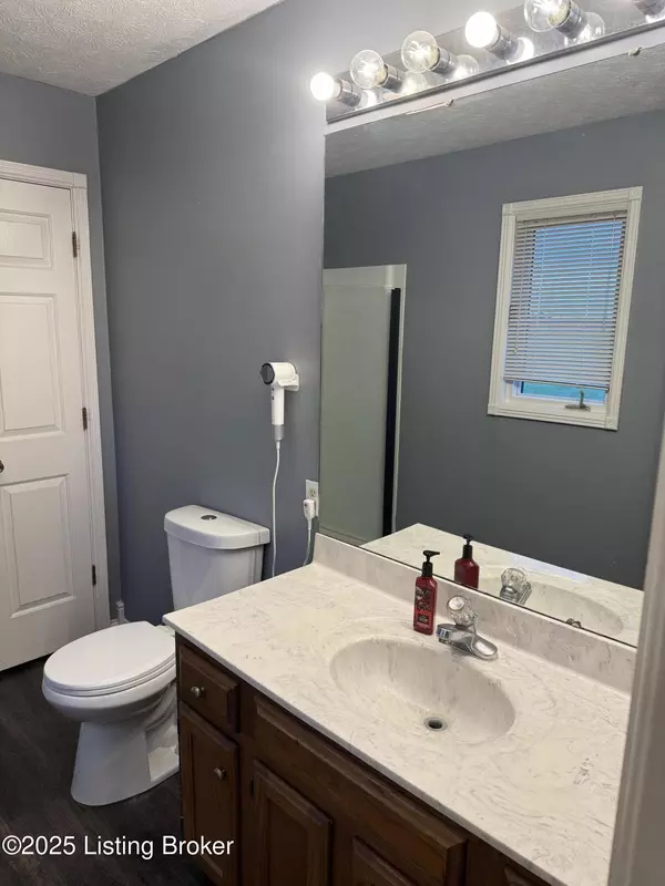 Hardinsburg, KY 40143,301 Country Ct