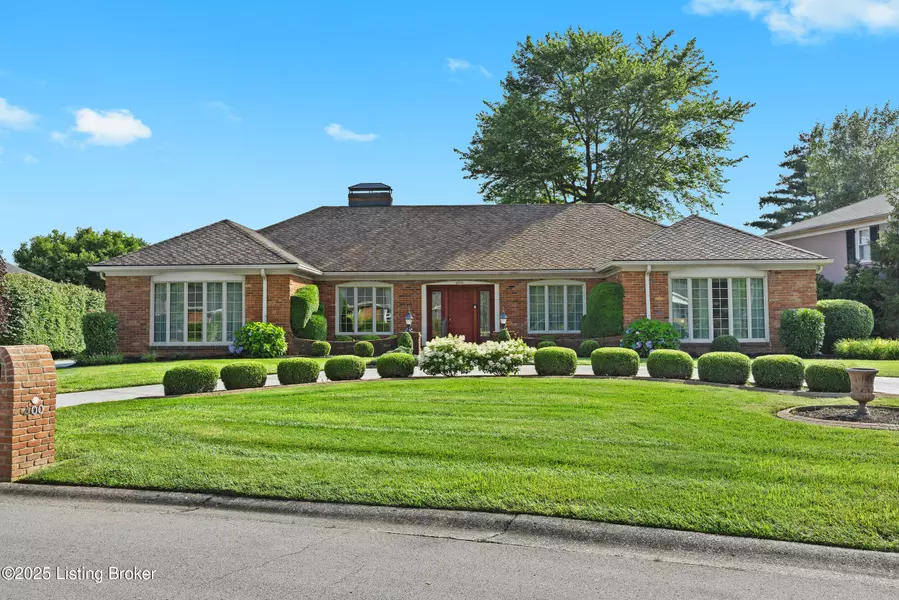 400 Edinburgh Pl, Louisville, KY 40222
