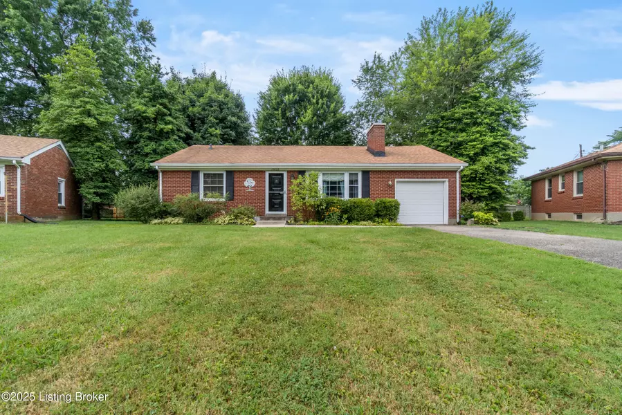 10022 Prairie Dr, Louisville, KY 40272