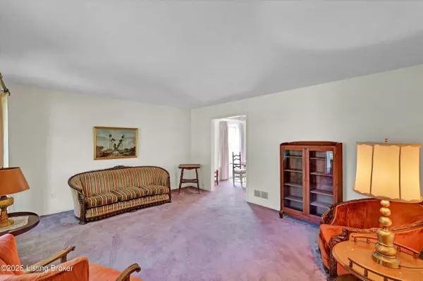 Louisville, KY 40214,7604 Nottoway Cir