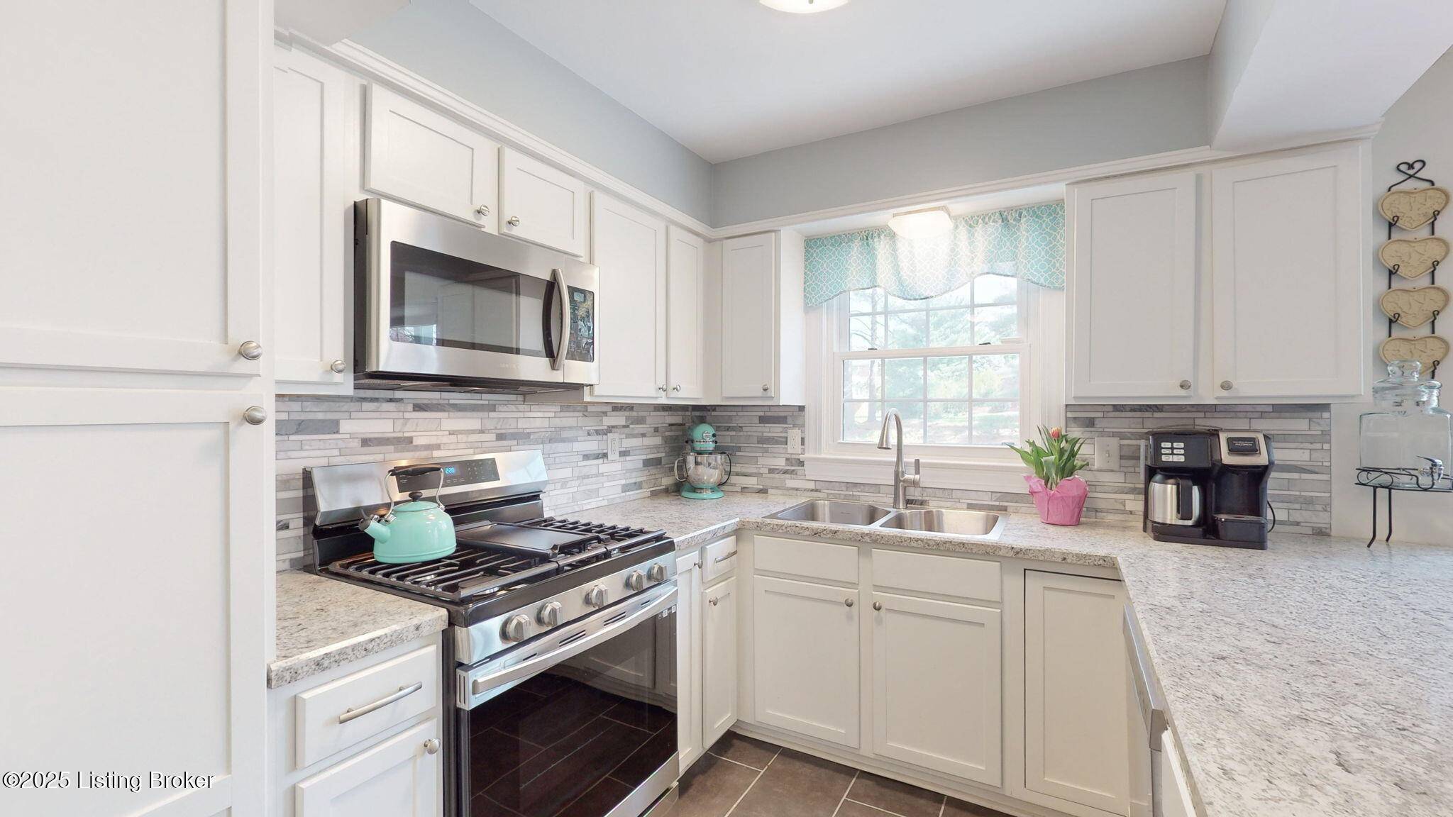 Prospect, KY 40059,6703 John Hancock Pl
